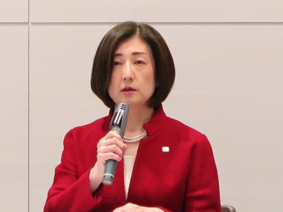 大塚家具の大塚久美子社長辞任 探し求めた花道 日経ビジネス電子版 大塚家具の大塚久美子社長辞任 探し求めた花道 日経ビジネス電子版