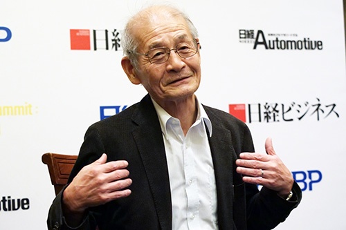 10月23日、日経ビジネスの単独インタビューに応じた吉野氏(写真:新関雅士)。
