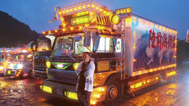 トラック野郎が映す 好きを仕事に が非現実的な理由 日経ビジネス電子版 トラック野郎が映す 好きを仕事に が非現実的な理由 日経ビジネス電子版