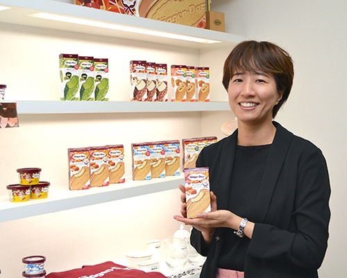 ハーゲンダッツジャパンのマーケティング本部でクリスピーサンドを担当する太田香織さん(写真:山影誉子)