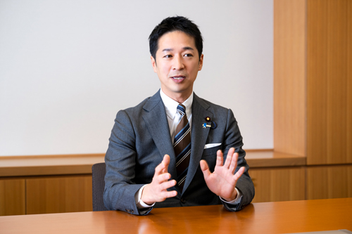 PR】経営の常識で政治の非常識を正していく：日経ビジネス電子版