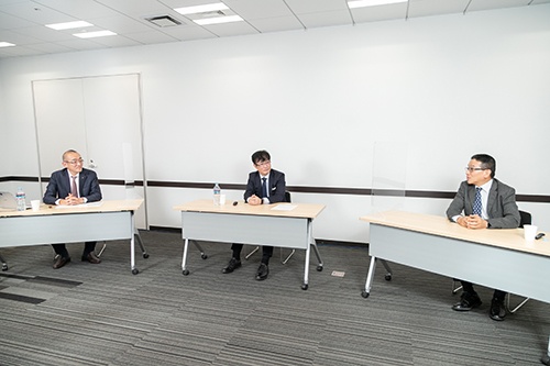 左から西沢研究員、國澤さん、内藤さん