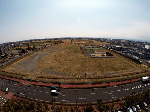 リバイバルプランで閉鎖が決まった村山工場(東京都武蔵村山市)。今は広大な跡地が広がる。