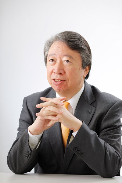 <span class="fontBold">大久保幸夫氏</span><br />リクルートワークス研究所所長<br />1983年一橋大学経済学部卒業。同年株式会社リクルート入社。1999年にリクルートワークス研究所を立ち上げ、所長に就任。2010~2012年内閣府参与を兼任。2011年専門役員就任。人材サービス産業協議会理事、Japan Innovation Network 理事、産業ソーシャルワーカー協会 理事なども務める。専門は、人材マネジメント、労働政策、キャリア論
