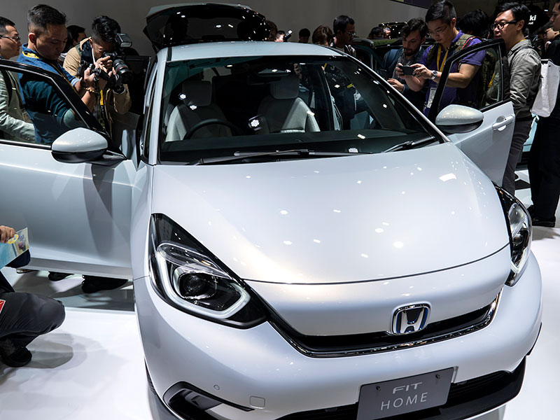 ホンダらしさは数値より「柴犬」　新型フィットの決断