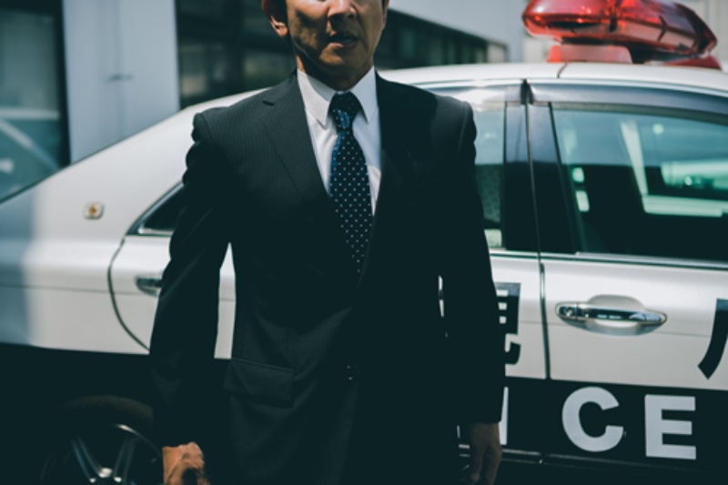 10代のサイバー犯罪者を逮捕し続けた鬼の捜査官 日経ビジネス電子版