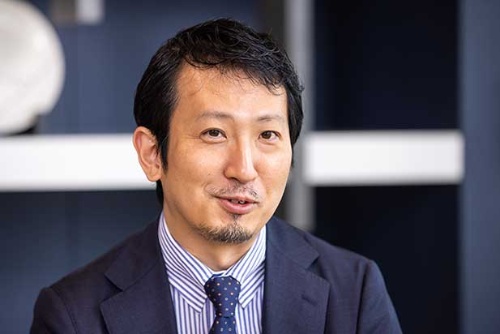 <span class="fontBold">邉見 伸弘(へんみ・のぶひろ)氏</span><br />デロイト トーマツ コンサルティング 執行役員・パートナー/チーフストラテジスト。JBIC(国際協力銀行)で、国際投融資(アジア地域及びプロジェクトファイナンス)やカントリーリスク分析、アジア債券市場育成構想(ABMI)などの政策案件に従事。米国系戦略ファームやハーバード大学国際問題研究所などを経て現職。国際マクロ経済・金融知見を軸に、メガトレンド分析、中期経営計画策定支援やM&A案件を中心に、業界横断型のプロジェクトに多数従事。(写真:北山宏一)