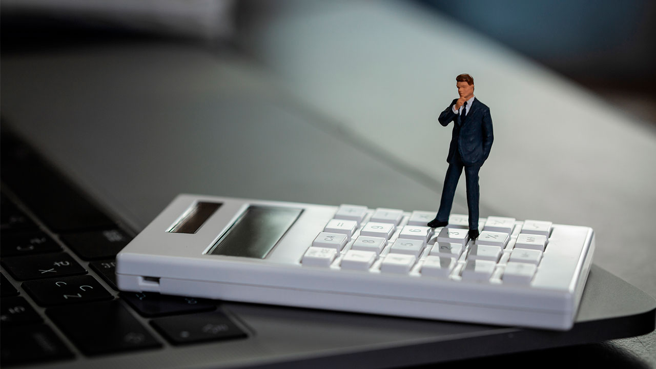 ソフトバンク部長にソニー生命社員…詐欺等で逮捕後の「反省の言葉」：日経ビジネス電子版