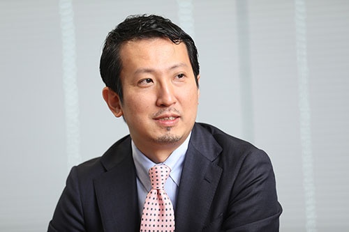 <span class="fontBold">邉見 伸弘(へんみ・のぶひろ)氏</span><br />デロイト トーマツ コンサルティング 執行役員・パートナー/チーフストラテジスト。JBIC(国際協力銀行)で、国際投融資(アジア地域及びプロジェクトファイナンス)やカントリーリスク分析、アジア債券市場育成構想(ABMI)などの政策案件に従事。米国系戦略ファームやハーバード大学国際問題研究所などを経て現職。国際マクロ経済・金融知見を軸に、メガトレンド分析、中期経営計画策定支援やM&A案件を中心に、業界横断型のプロジェクトに多数従事。(写真=鈴木愛子)
