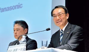 <span class="fontBold">中期経営計画を発表するパナソニックの津賀一宏社長</span>(写真=東洋経済/アフロ)