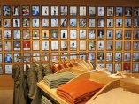 8年ぶりのユニクロ原宿店、240枚の画面で実店舗の価値模索