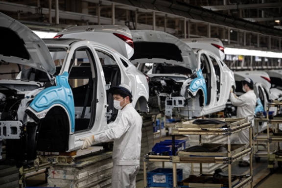 車各社 見えぬ 二番底 米国販売4割減に全社工場休止 日経ビジネス電子版 車各社 見えぬ 二番底 米国販売4割減に全社工場休止 日経ビジネス電子版