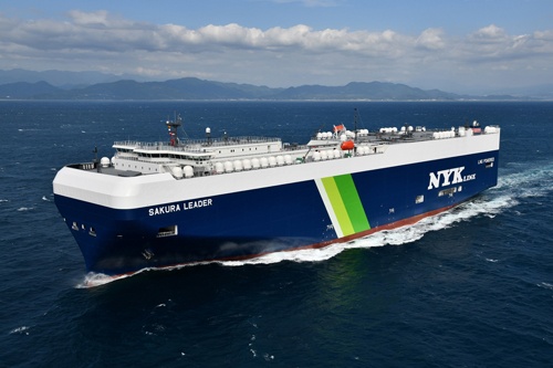 日本郵船初のLNG燃料自動車運搬船「SAKURA LEADER」