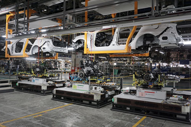 Ev時代へ混流生産磨くマツダと日産 専用工場急ぐvw Gmに挑む 日経ビジネス電子版 Ev時代へ混流生産磨くマツダと日産 専用工場急ぐvw Gmに挑む 日経ビジネス電子版