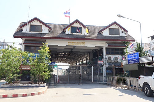 封鎖されているタイ・ミャンマー間の国境検問所（写真はタイ側）