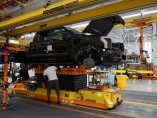フォードのEV、販売絶好調　工場で見た「後発」の強みとは