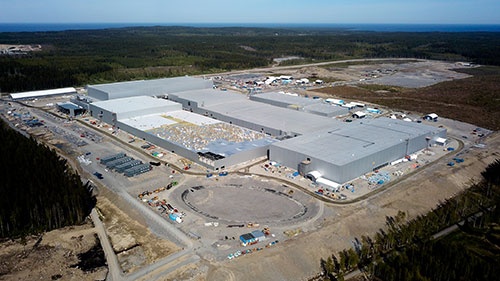 16年に創業したスウェーデンのノースボルトが建設中の巨大電池工場。同社は欧州投資銀行から融資を受けている