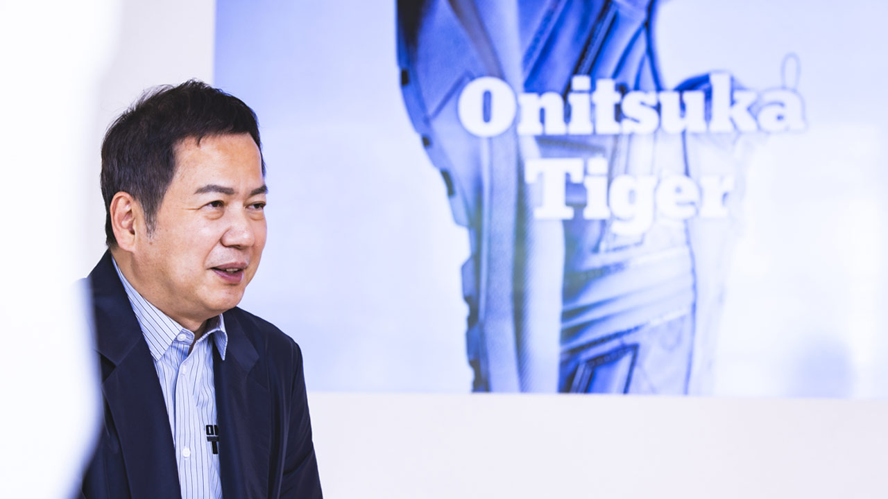 オニツカタイガー、売上高利益率4割に 急成長を支える直販へのこだわり：日経ビジネス電子版
