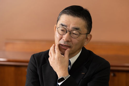 「対抗軸は必要」と話してきたKDDIの髙橋社長(写真:的野 弘路)