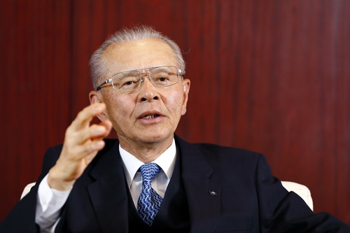 山内隆司氏(やまうち・たかし) 1946年生まれ。1969年に東京大学工学部建築学科を卒業し、大成建設に入社。2005年に同社取締役、07年に社長、15年から会長。17年から日本建設業連合会の会長、日本経済団体連合会の副会長を務める。(写真:竹井俊晴、以下同)