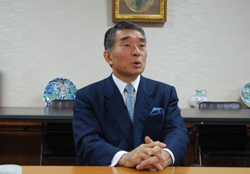 佐賀共栄銀行頭取の二宮洋二は14年6月に就任。収益構造改革を進めた