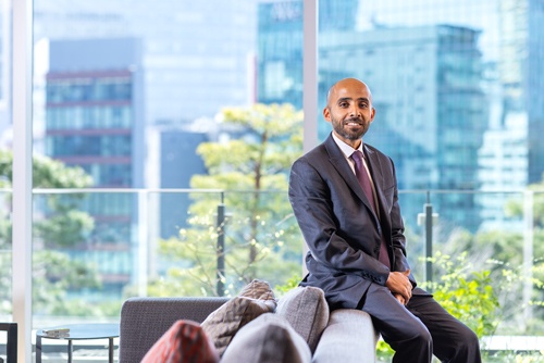 アブドラ・アブダル・アジズ・アル・シャムス・アブダビ投資庁(Abu Dhabi Investment Office)長官代理。アブダビ首長国の政府系ファンド、ムバダラ・インベストメントの幹部を歴任してきた。(写真:北山宏一、以下同)