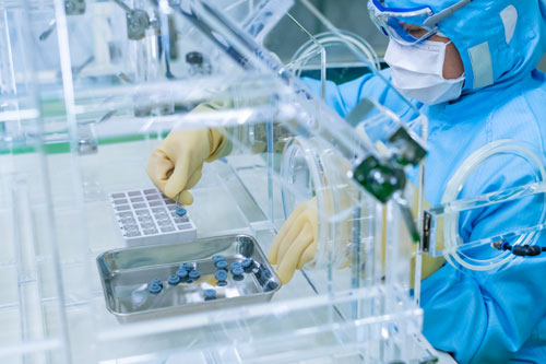 AGC、「両利き経営」の真骨頂 成熟事業も深掘りで勝ち尽くす ：日経