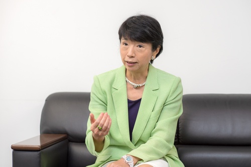 大田弘子(おおた・ひろこ)氏 政策研究大学院大学特別教授。1954年生まれ。76年、一橋大学卒。81年、財団法人生命保険文化センター研究員、2001年4月、政策研究大学院大学教授を経て内閣府へ。06年、民間人として経済財政担当大臣就任。規制改革には1990年代から関わり続け、16年9月、規制改革推進会議議長に就任。19年9月退任(写真:大下美紀、以下同じ)