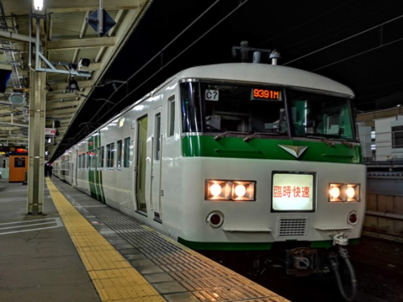 さらば 大垣夜行 ムーンライトながら廃止 夜行列車が消えゆく理由 日経ビジネス電子版 さらば 大垣夜行 ムーンライトながら廃止 夜行列車が消えゆく理由 日経ビジネス電子版