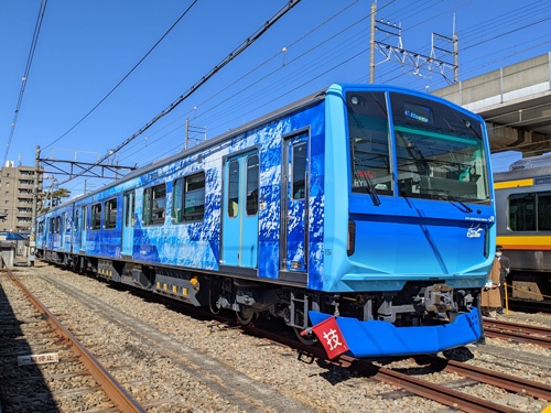 JR東日本が開発した水素ハイブリッド電車「HYBARI」