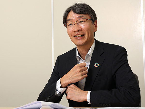 東京メトロ、運転士のスニーカー・ピアス着用OK 憧れの職業に