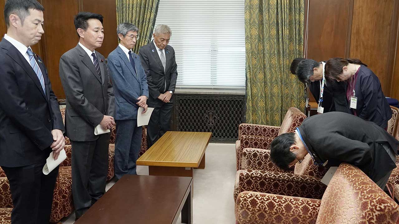 北陸新幹線、「費用対効果だけで決まらず」 国交省局長が謝罪も政治