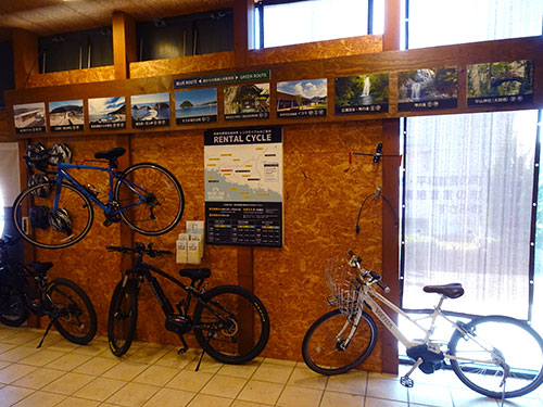 ママチャリ持って鉄道へ JR紀勢線、マイカー社会に小さな風穴：日経