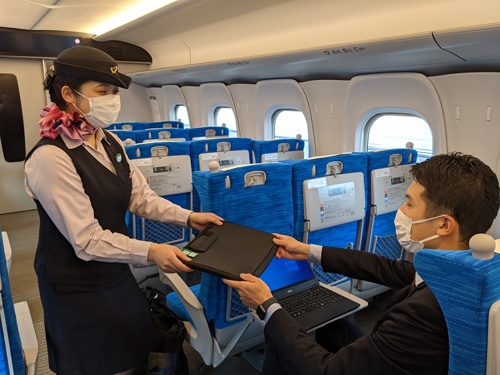 JR東海とJR西日本は東海道・山陽新幹線「のぞみ」の7号車をリモートワークに適した「S Work車両」とした