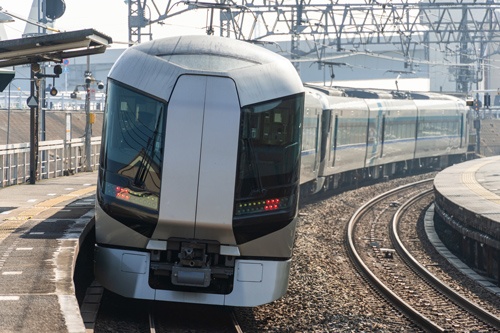 東武鉄道はチケットレスサービス限定で特急料金を半額にするキャンペーンを実施した(写真:PIXTA)