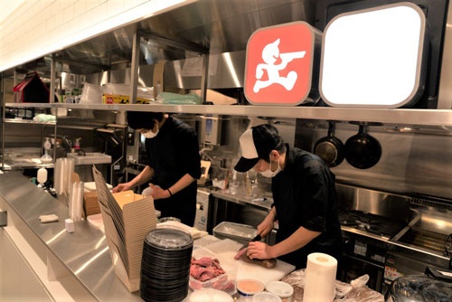 デリバリー専門の飲食店向けキッチンを出前館が提供している(出前館が東京都江東区に開いたクラウドキッチン)