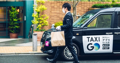 「GO Dine」は高級店の食事をタクシーで宅配する新サービス。配送品質の高さも売りだ