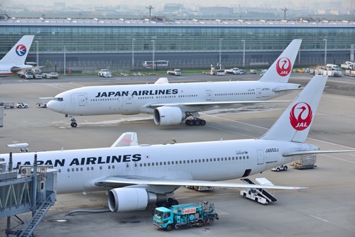 日本航空は大規模な公募増資の実施に踏み切った（写真：アフロ）