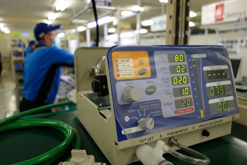 マレリの児玉工場で、メトランの開発する人工呼吸器が製造される