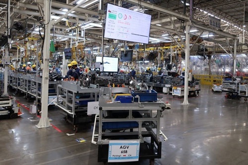 サイアムクボタのアマタシティ工場ではAGV（自動搬送機）が大量に導入されている