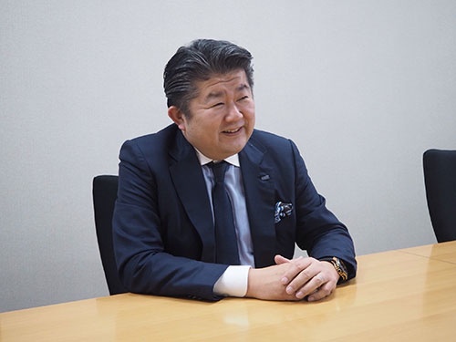 ブラザー販売の安井宏一常務はユーザーとの双方向のやりとりに力を入れると語る