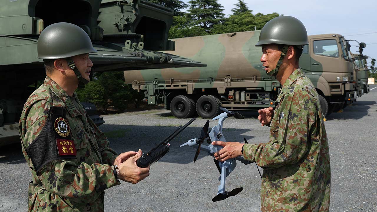 防衛イベントへ企業の出展倍増 進む軍民両用、陸自の最前線に建設DX