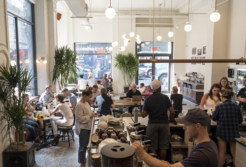 セキュリテの「社会的リターン指標設定ファンド」の第1弾として、米コーヒーチェーンTHINK COFFEEの日本初出店の費用を募るファンドを組成した(写真:ミュージックセキュリティーズ)