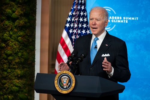 ジョー・バイデン大統領は4月23日に気候サミットを主催。世界の気候変動対策をリードする姿勢を示した（写真：AP/アフロ）