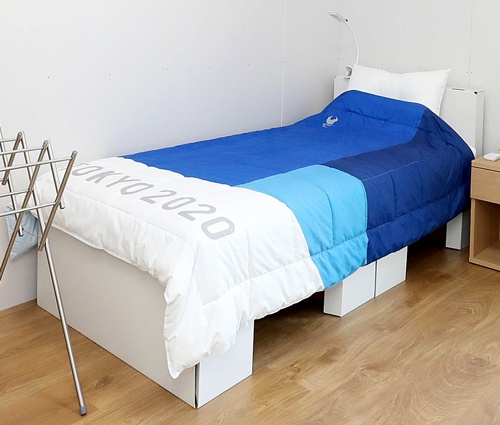 エアウィーヴが提供した選手村のベッド。フレームに段ボールを使用。古紙としてリサイクルが可能（写真：Tokyo2020）