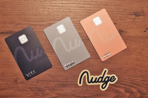 次世代クレジットカードと銘打って21年9月から発行を開始した「Nudge」（写真／新関雅士）
