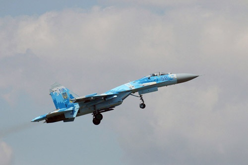 2018年のRIAT(Royal International Air Tattoo、英国で開催される世界最大の軍事航空ショー)に登場した、ウクライナ空軍のSu-27。パイロットは2月25日(現地)にキエフ上空で殉職した同空軍のトップガン、オレクサンドル・オクサンチェンコ大佐(写真:大石 英司)