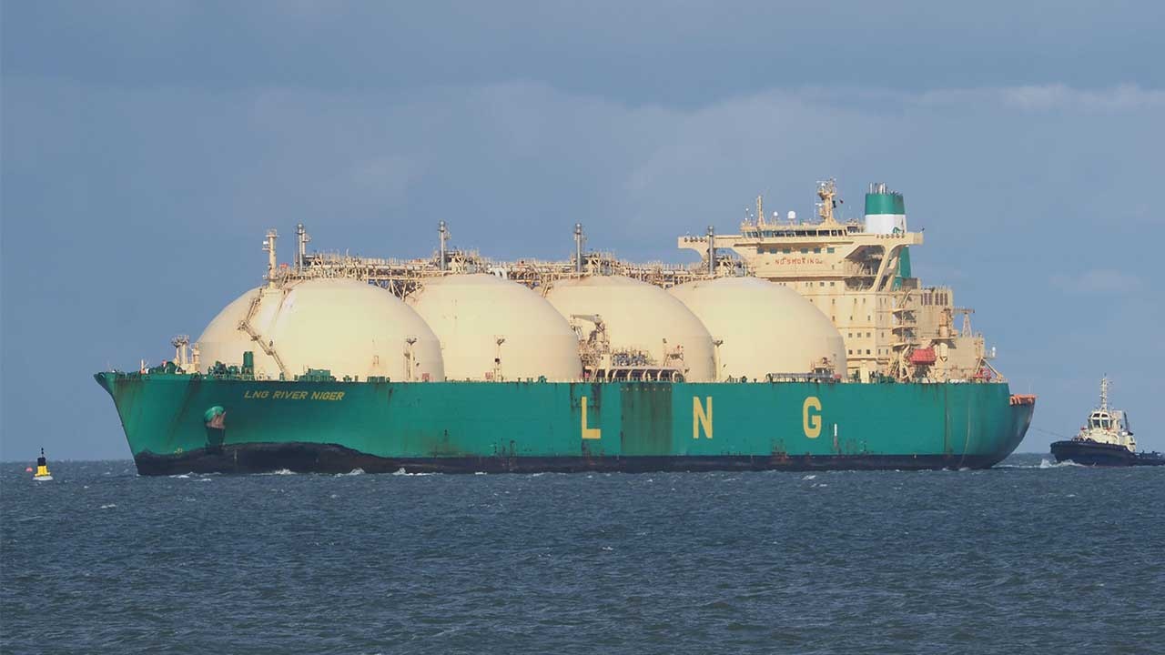 「絶滅」した日本のLNG運搬船の建造能力 岐路に立つオールジャパンでの再生:日経ビジネス電子版