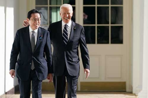 バイデン大統領は岸田首相を「真のリーダー。真の友人」と呼んだ（写真：代表撮影/ロイター）