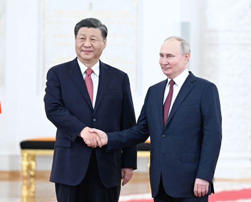 習近平国家主席がロシアを訪問し、プーチン大統領との公式首脳会談に臨んだ（写真：新華社／アフロ）
